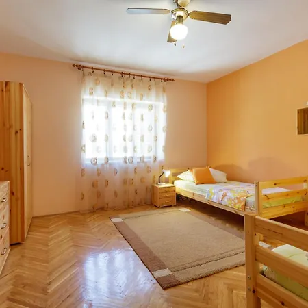 Maric Mit Terrasse Und Balkon Tatil Evi Podstrana