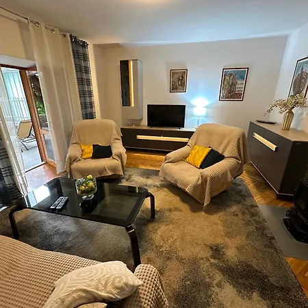 Tatil Evi Maric Mit Terrasse Und Balkon *