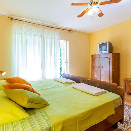 Tatil Evi Maric Mit Terrasse Und Balkon Podstrana