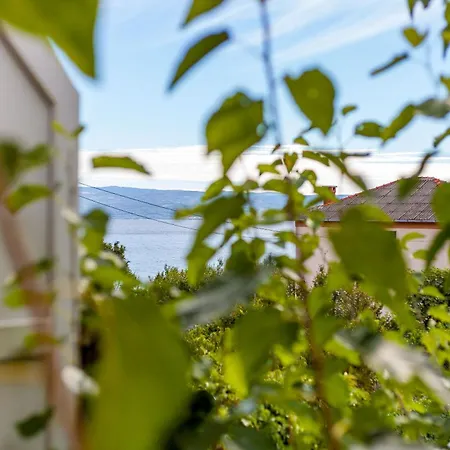Maric Mit Terrasse Und Balkon