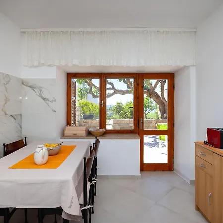 Maric Mit Terrasse Und Balkon Tatil Evi