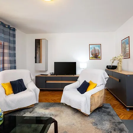 Tatil Evi Maric Mit Terrasse Und Balkon